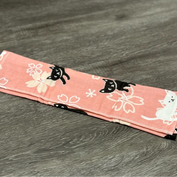 Kitten Cat Loves Sakura Face Towel ❘ Bath Towel ❘ Hand Towel (Pink) - Picture 3 of 4